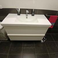 Mobile da bagno bianco lucido completo di lavabo