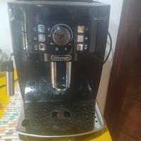 Macchina caffè Delonghi magnifica S