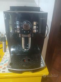 Macchina caffè Delonghi magnifica S