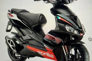 Aprilia sr 50 r CARENA ORIGINALE e ricambi