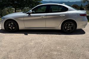 Alfa Romeo Giulia veloce 2.2 210cv diesel
