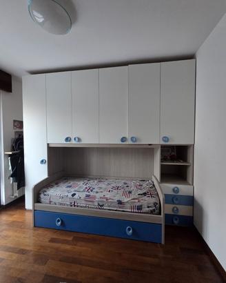 ARMADIO A PONTE CON LETTO