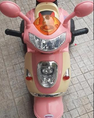 VESPA ELETTRICA PER BAMBINA