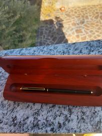 PORTAPENNA IN  LEGNO  MASSICCIO DI CILIEGIO