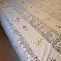 copriletto ricamato a mano 