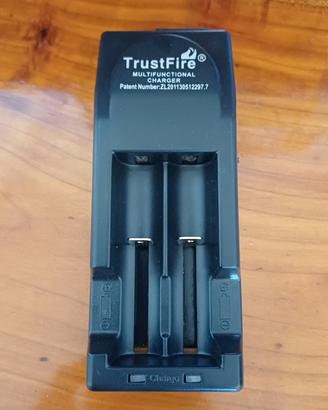 Caricabatterie per batterie ioni di litio