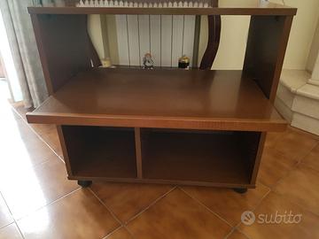 Porta Tv in noce massello con rotelle