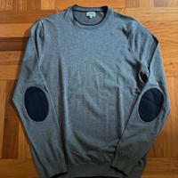 Maglioncino girocollo grigio con toppe blu