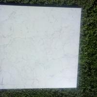 Scampoli di falegnameria fuori tutto