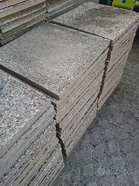 Piastre in graniglia da giardino 50×50