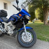 Yamaha TDM 850 bicilindrico