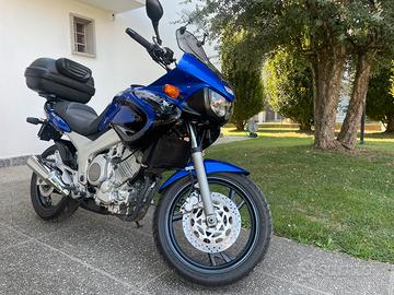Yamaha TDM 850 bicilindrico