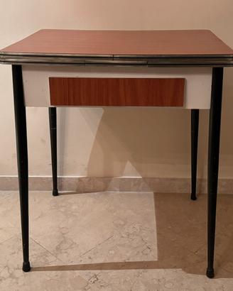 Tavolo da cucina allungabile vintage