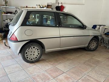 Lancia y elefantino