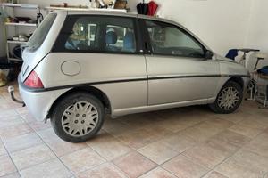 Lancia y elefantino