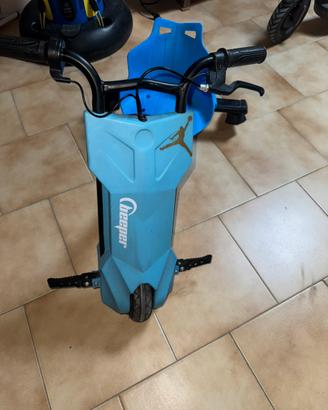 Moto a tre ruote a batteria
