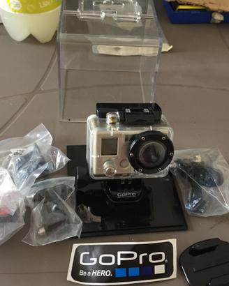 AK3589NN-GoPro Hero con Accessori