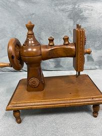 Soprammobile in legno