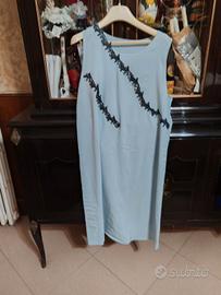 Vestito da donna estivo semplice ed elegante 