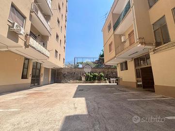3 LOCALI A NAPOLI