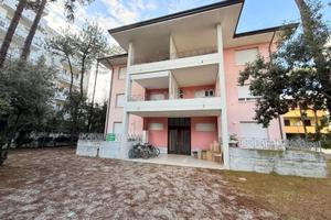 Appartamento con due camere matrimoniali e ampi...