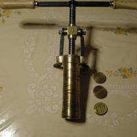 Torchio bigolaro antico con 3 trafile