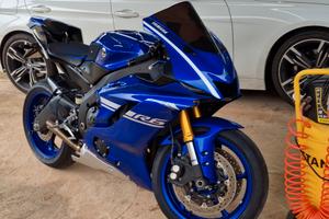 Yamaha R6