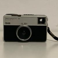 Kodak Instamatic 33 camera anni 60