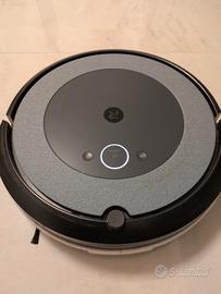 Robot aspirapolvere 