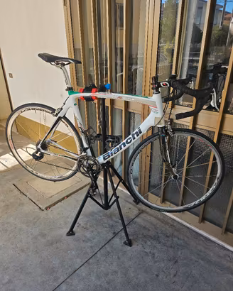 Bici da corsa Bianchi C2C in carbonio