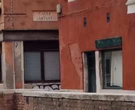 Negozio con riva adiacente campo s. Margherita