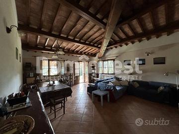 Rustico / Casale di 160 m² con 4 locali a Capalbio