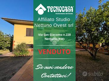 VILLA SINGOLA A NETTUNO