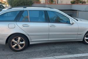Mercedes-Benz C 270 CDI 2003 cambio Automatico