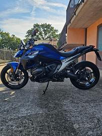 BMW R1300R -  solo 338 km - full optionals -