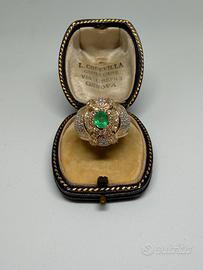 Anello oro con smeraldo e diamanti