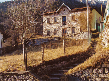 Casa singola in roccia