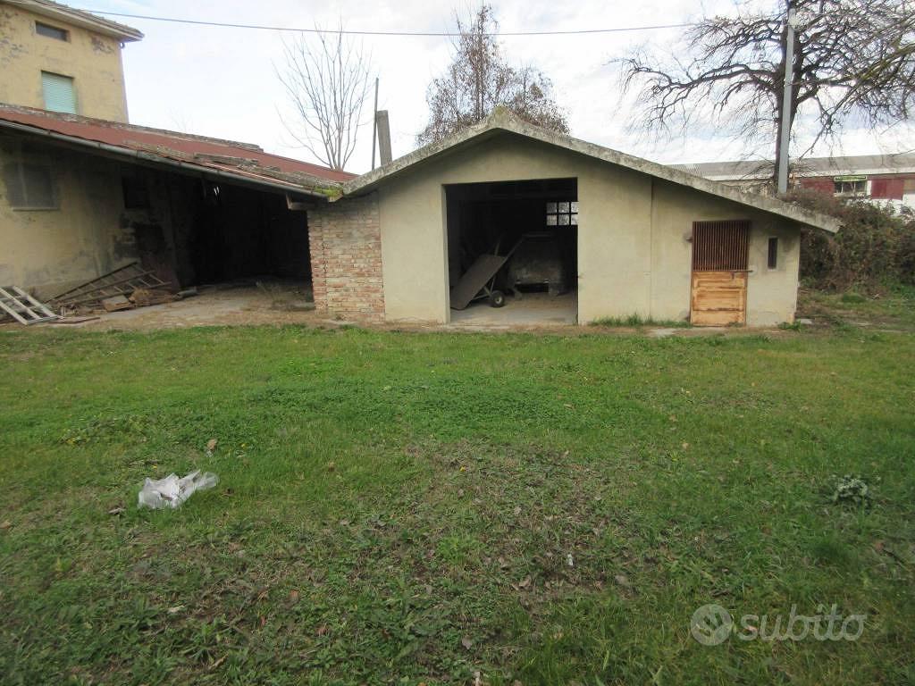 Rustico / Casale di 287 m² con più di 5 locali e b - Vista 3