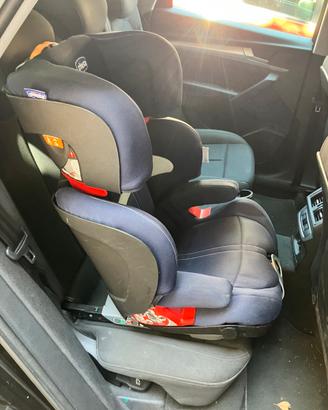 Seggiolino auto Chicco con attacchi Isofix