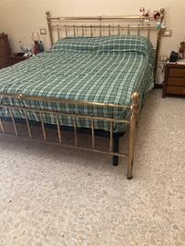 Struttura letto matrimoniale d’epoca in ottone