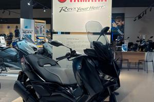 Yamaha X-Max 300 TECH BLACK