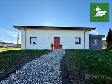 Villa indipendente tricamere con giardino e imp...