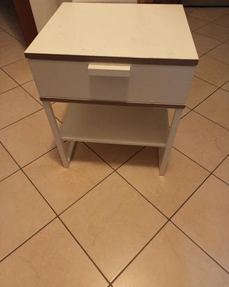 Comodino Ikea 