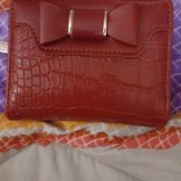 portafoglio  in pelle rossa 
