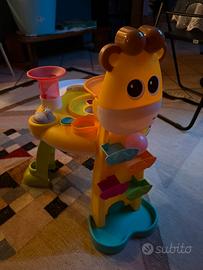 Giraffa con palline