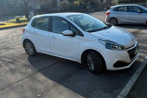Peugeot 208 allure 82cv