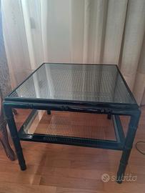tavolo da fumo nero e vetro
