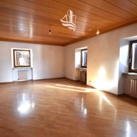 Bronzolo: casa con tre appartamenti