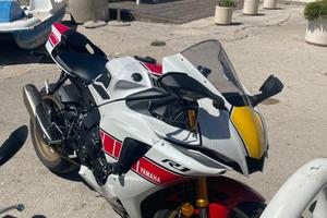 Yamaha r1 anniversary