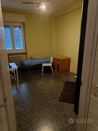 Singola in bilocale con una sola altra persona